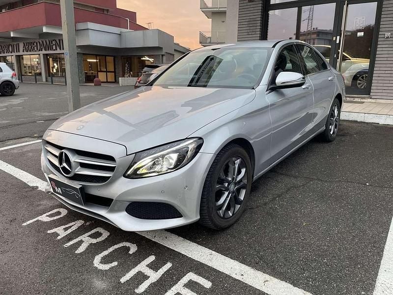 Mercedes-Benz · седан — иллюстрация